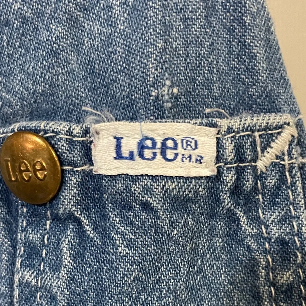 Vintage 90s Lee Light Blue Denim with Brass Button - Picture 2 of 3